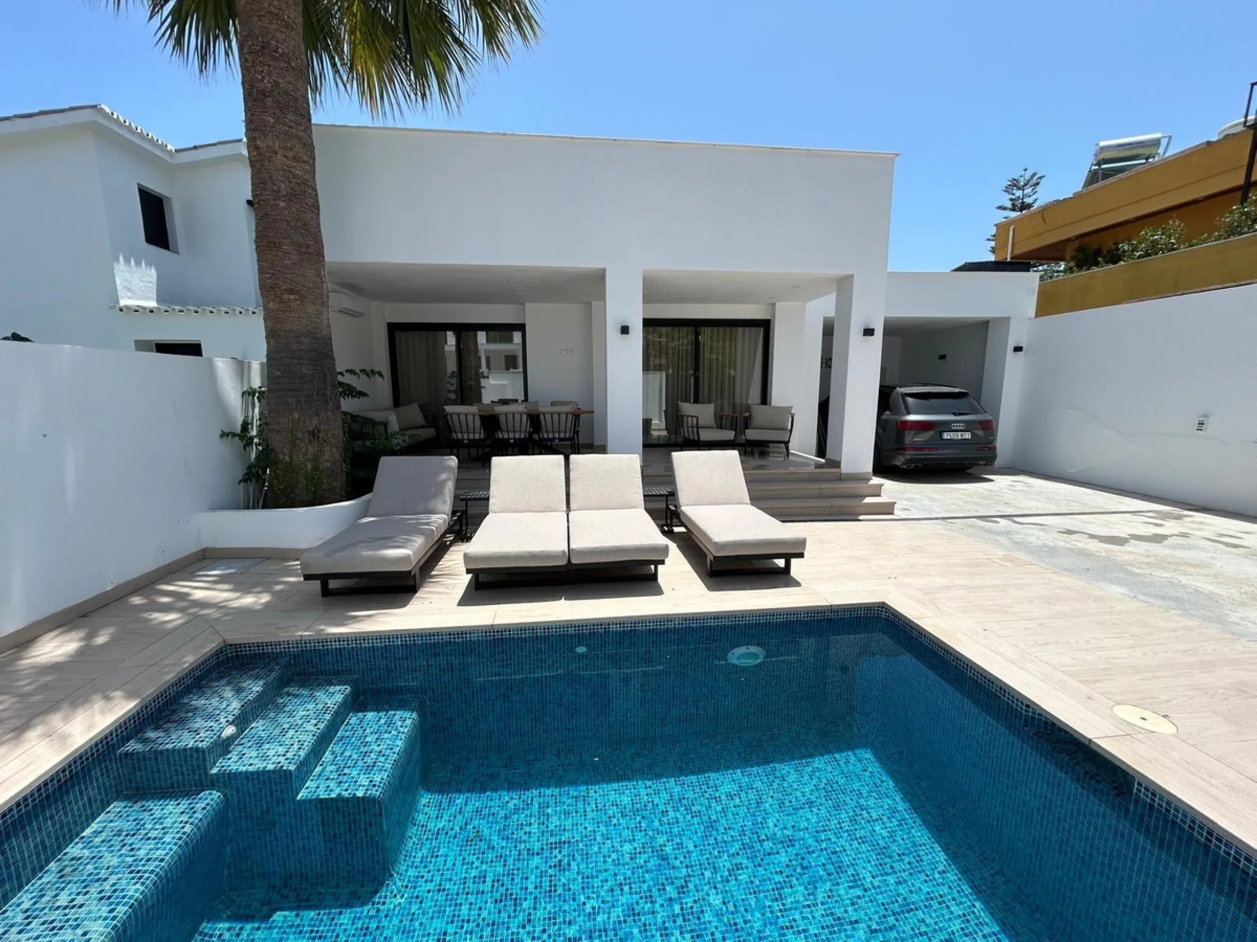 Luxury Villa and Apartment for Sale – practically two villas, each with its own private pool and parking. Exclusive Investment Just Steps from the Sea.