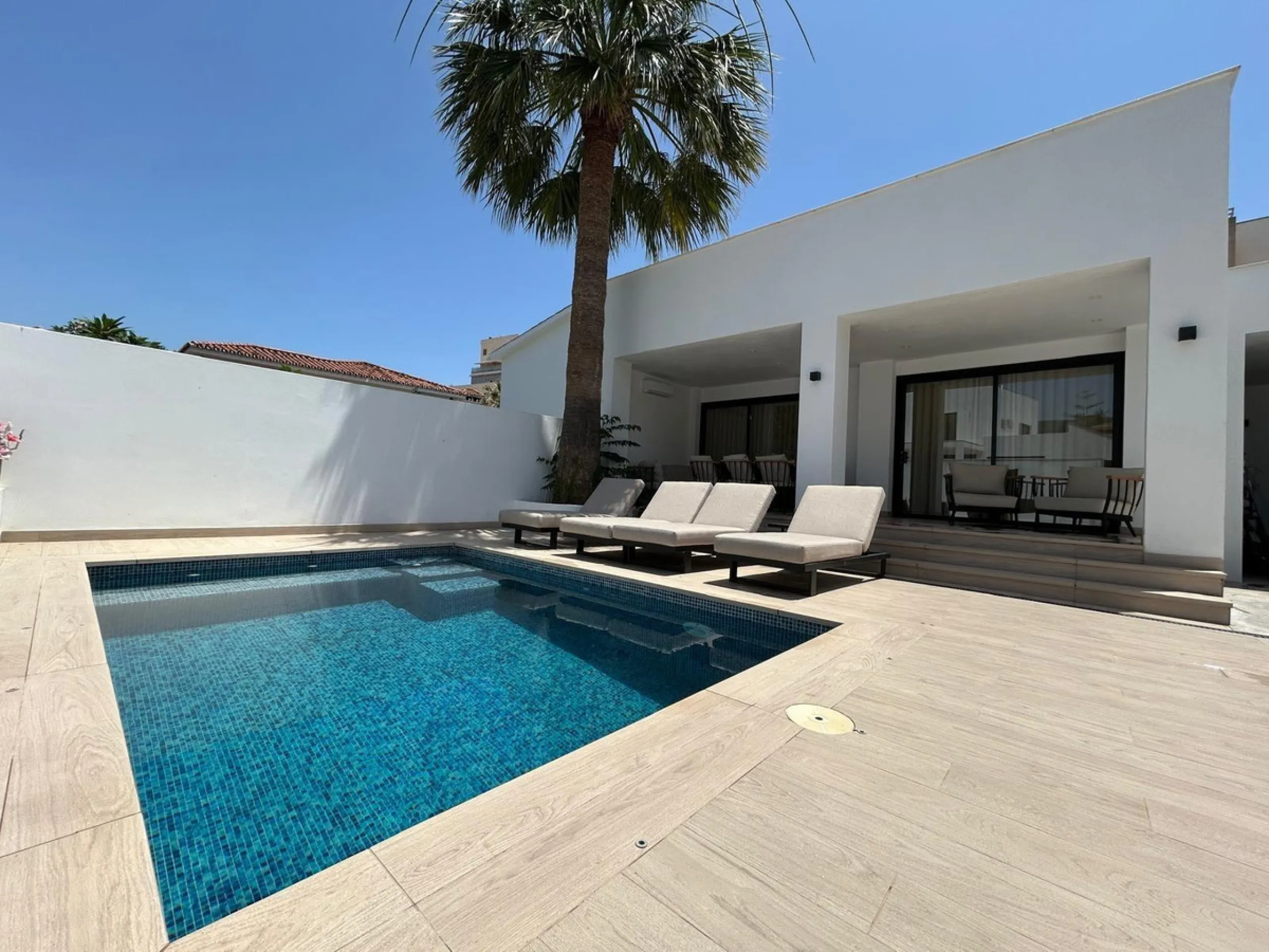 Luxury Villa and Apartment for Sale – practically two villas, each with its own private pool and parking. Exclusive Investment Just Steps from the Sea.