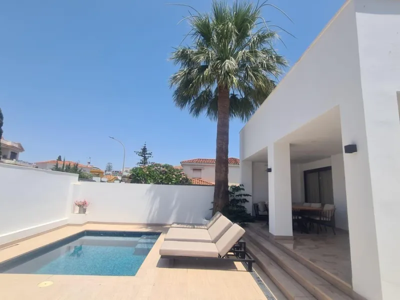 Luxury Villa and Apartment for Sale – practically two villas, each with its own private pool and parking. Exclusive Investment Just Steps from the Sea.