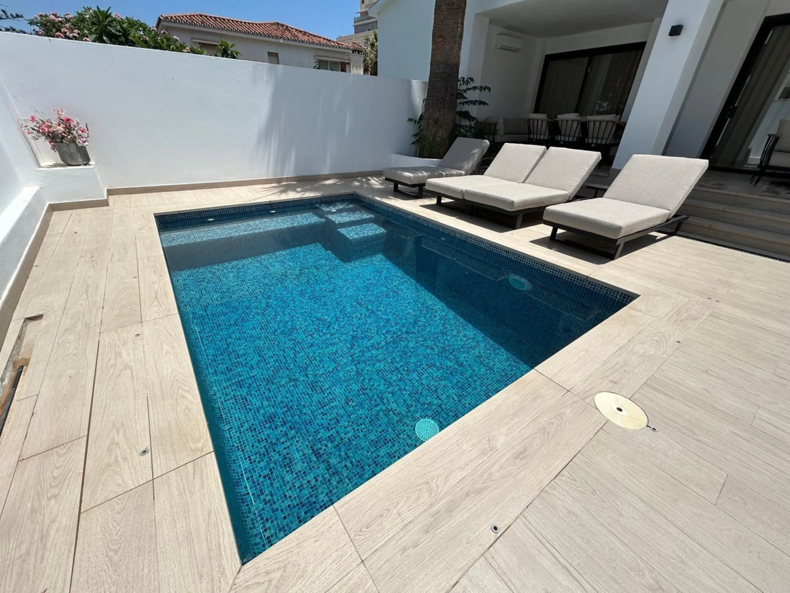 Luxury Villa and Apartment for Sale – practically two villas, each with its own private pool and parking. Exclusive Investment Just Steps from the Sea.