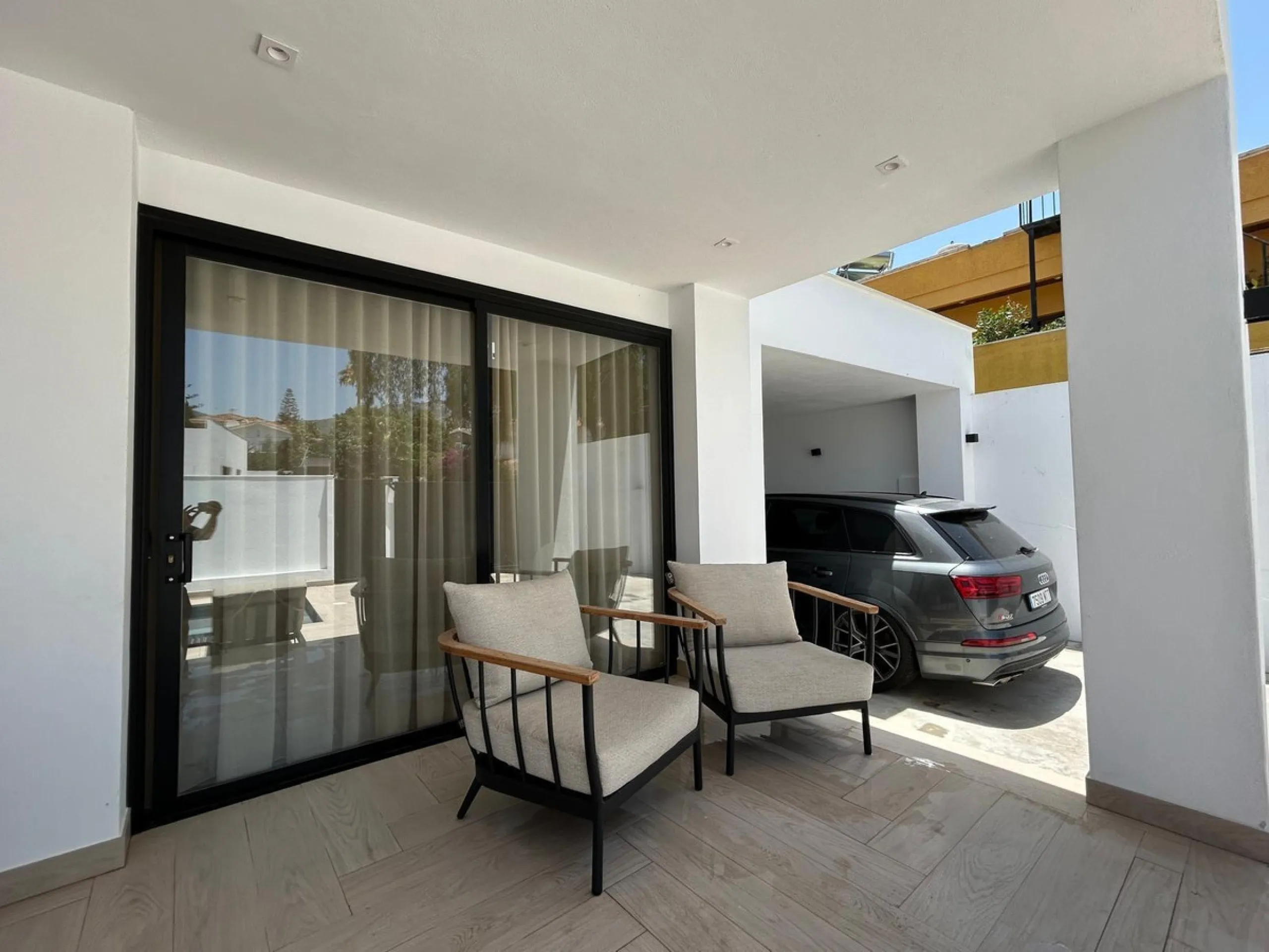 Luxury Villa and Apartment for Sale – practically two villas, each with its own private pool and parking. Exclusive Investment Just Steps from the Sea.