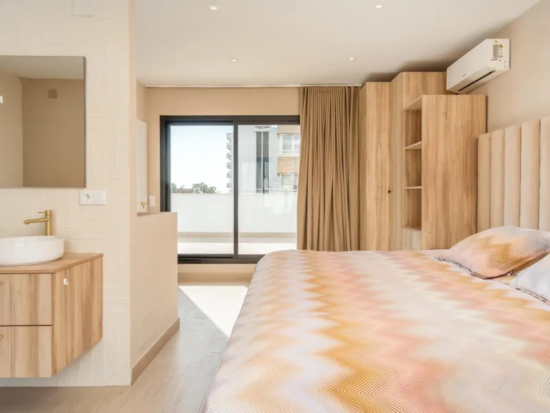 Luxury Villa and Apartment for Sale – practically two villas, each with its own private pool and parking. Exclusive Investment Just Steps from the Sea.