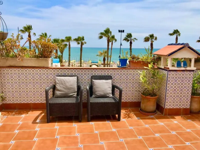Commercial - Hostel в продаже в Torremolinos, Málaga. В доме 16 спален и 14 ванных комнат. Площадь дома 477 м²