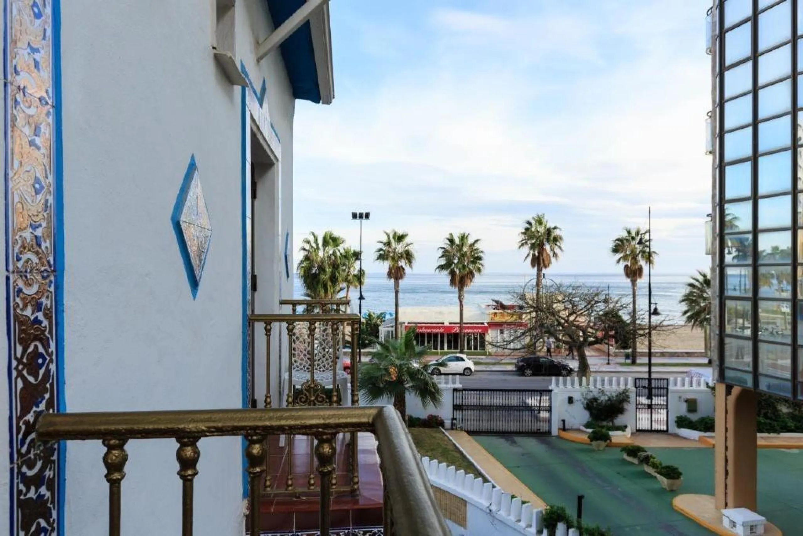 Commercial - Hostel в продаже в Torremolinos, Málaga. В доме 16 спален и 14 ванных комнат. Площадь дома 477 м²