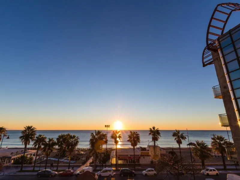 Commercial - Hostel в продаже в Torremolinos, Málaga. В доме 16 спален и 14 ванных комнат. Площадь дома 477 м²