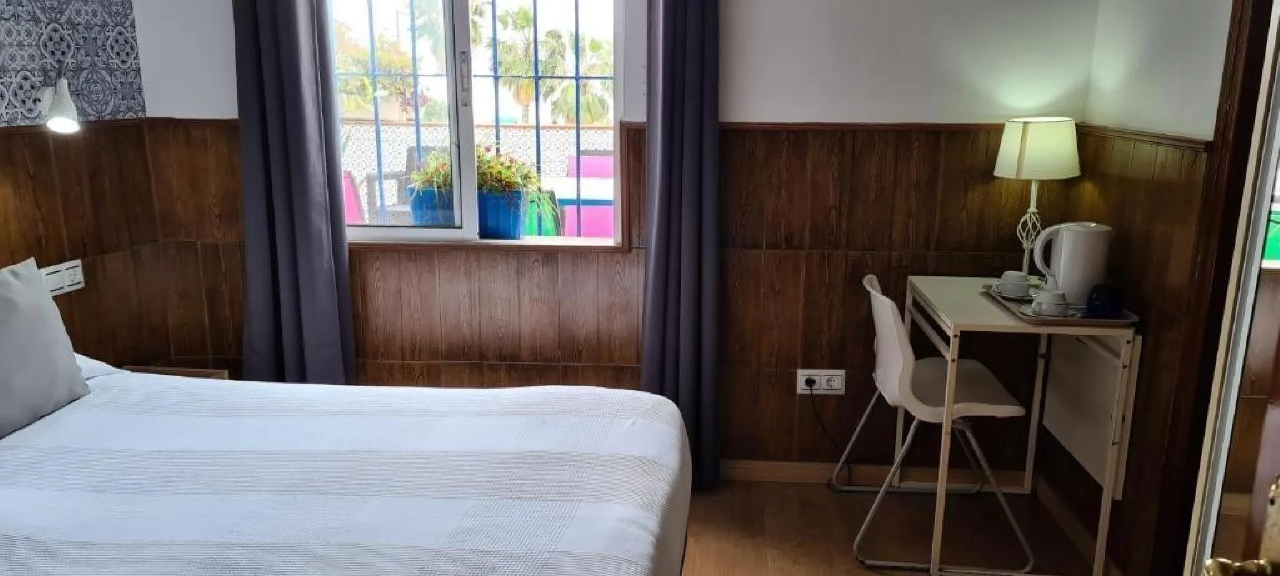 Commercial - Hostel в продаже в Torremolinos, Málaga. В доме 16 спален и 14 ванных комнат. Площадь дома 477 м²