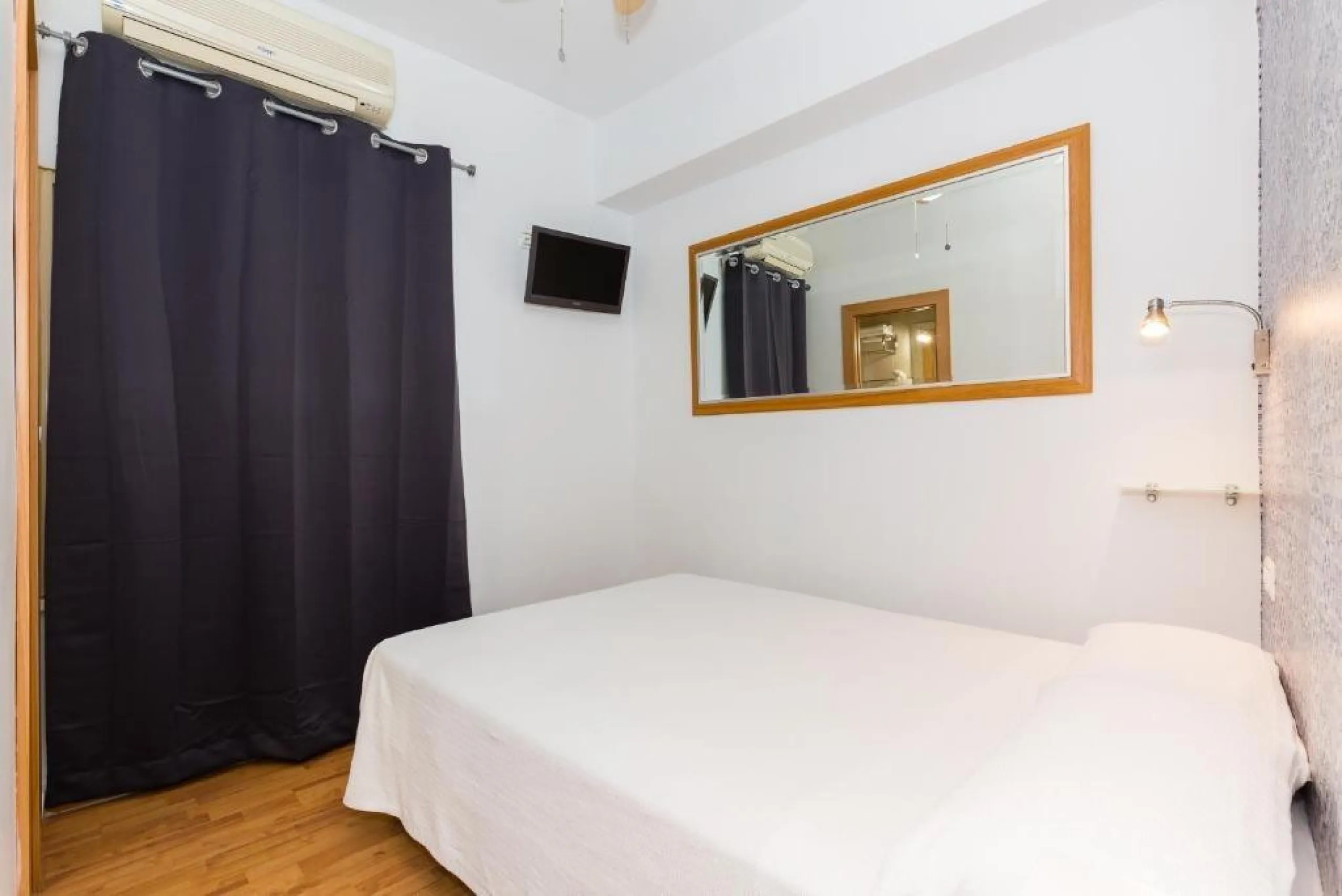Commercial - Hostel в продаже в Torremolinos, Málaga. В доме 16 спален и 14 ванных комнат. Площадь дома 477 м²