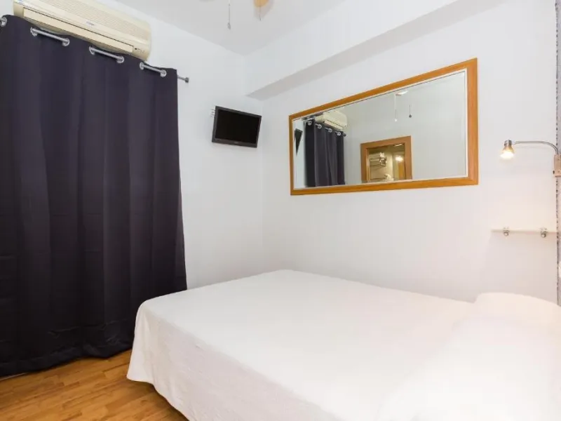 Commercial - Hostel в продаже в Torremolinos, Málaga. В доме 16 спален и 14 ванных комнат. Площадь дома 477 м²