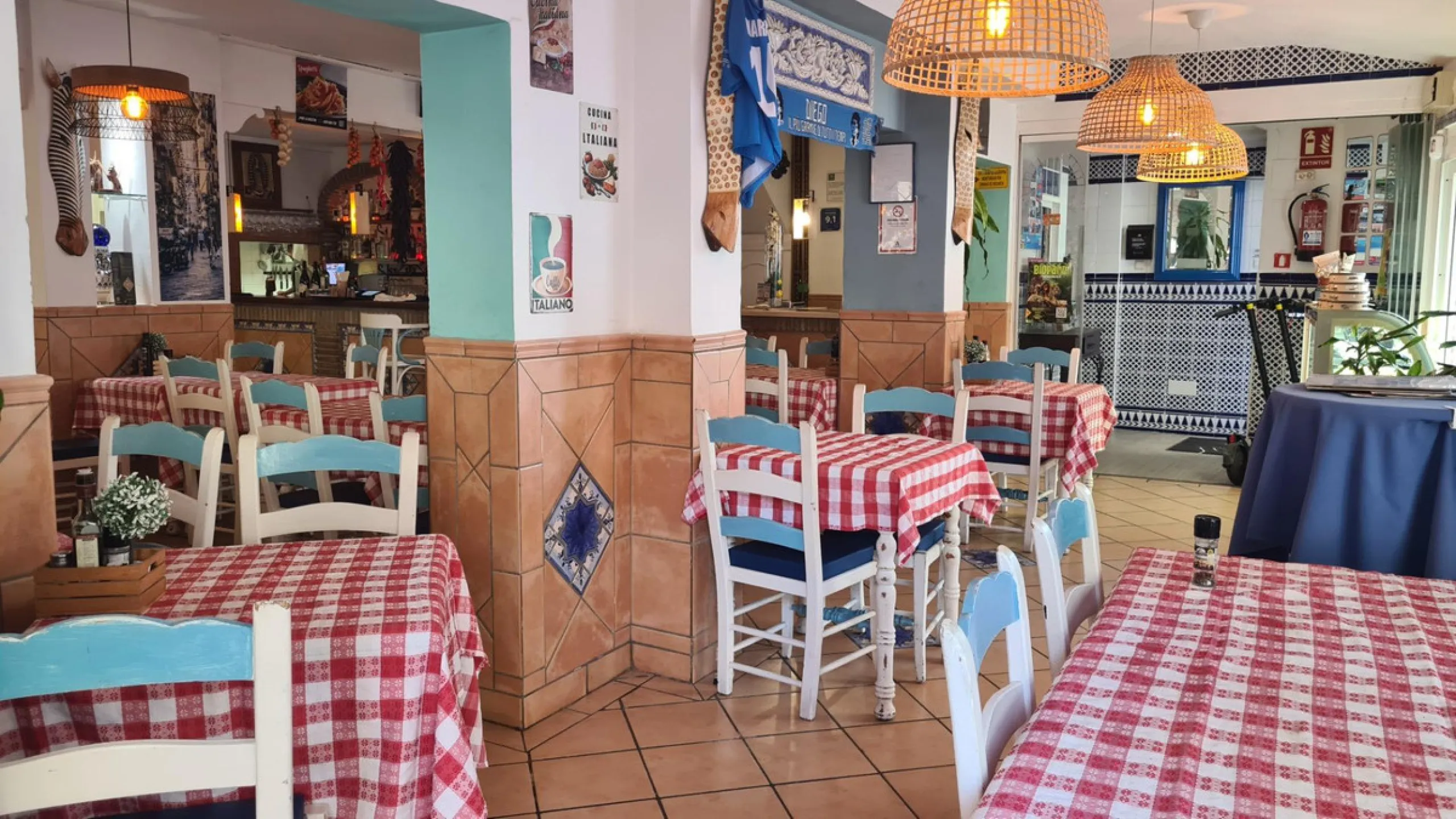 Commercial - Hostel в продаже в Torremolinos, Málaga. В доме 16 спален и 14 ванных комнат. Площадь дома 477 м²