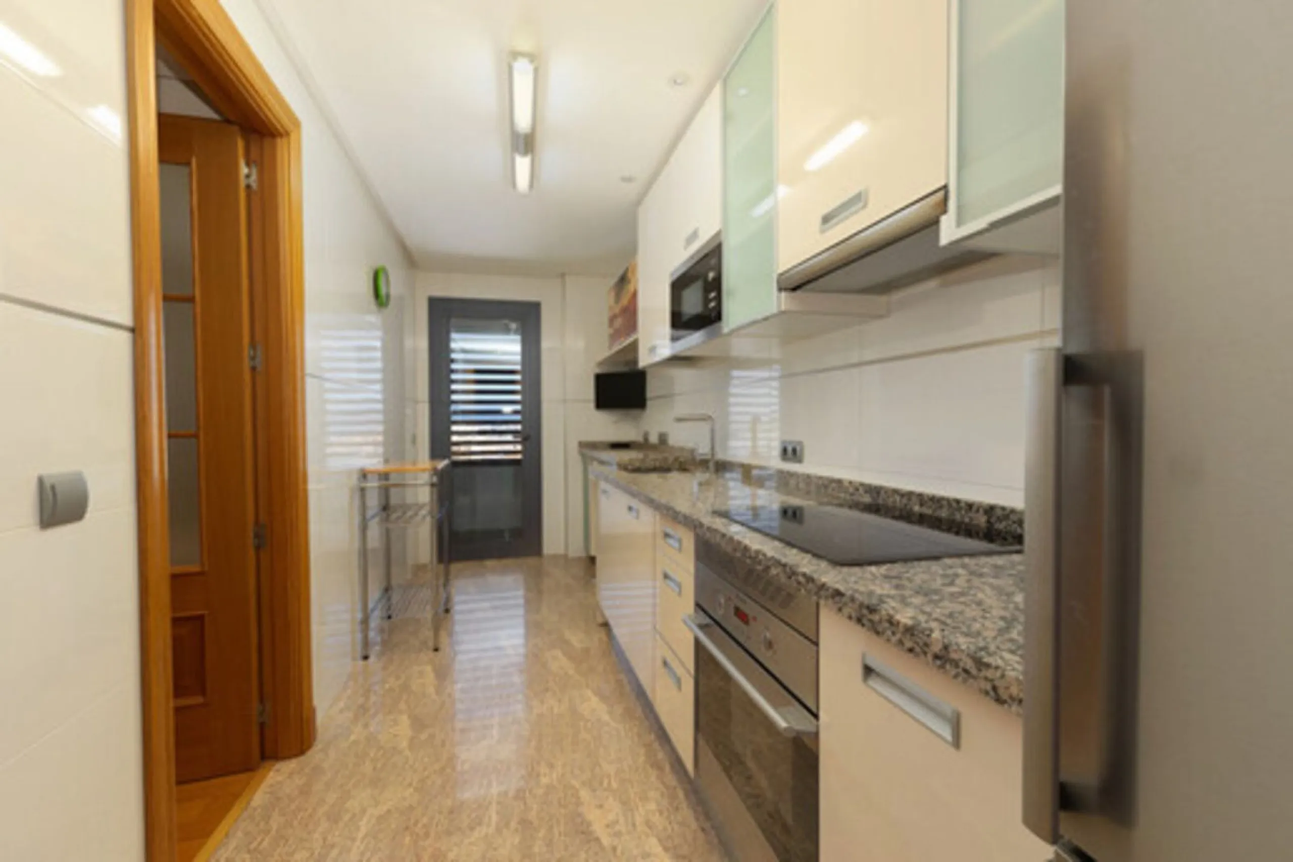 BEAUTIFUL APARTMENT JUST 1,000 METERS FROM THE SEA AND WITH SEA AND MOUNTAIN VIEWS.