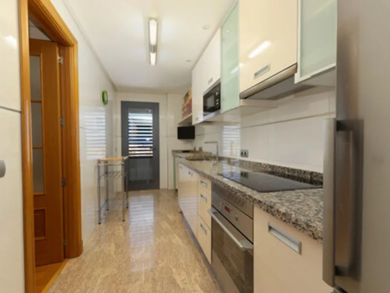 BEAUTIFUL APARTMENT JUST 1,000 METERS FROM THE SEA AND WITH SEA AND MOUNTAIN VIEWS.