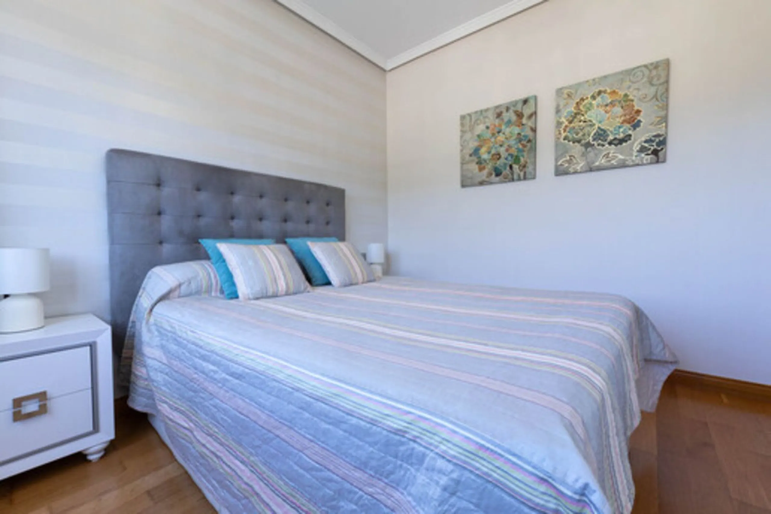 BEAUTIFUL APARTMENT JUST 1,000 METERS FROM THE SEA AND WITH SEA AND MOUNTAIN VIEWS.