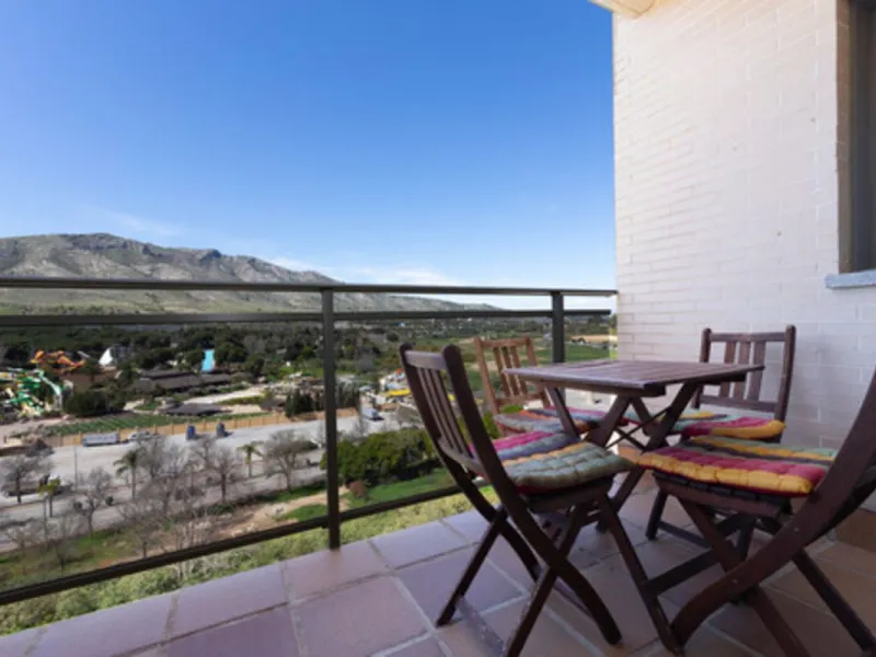 BEAUTIFUL APARTMENT JUST 1,000 METERS FROM THE SEA AND WITH SEA AND MOUNTAIN VIEWS.