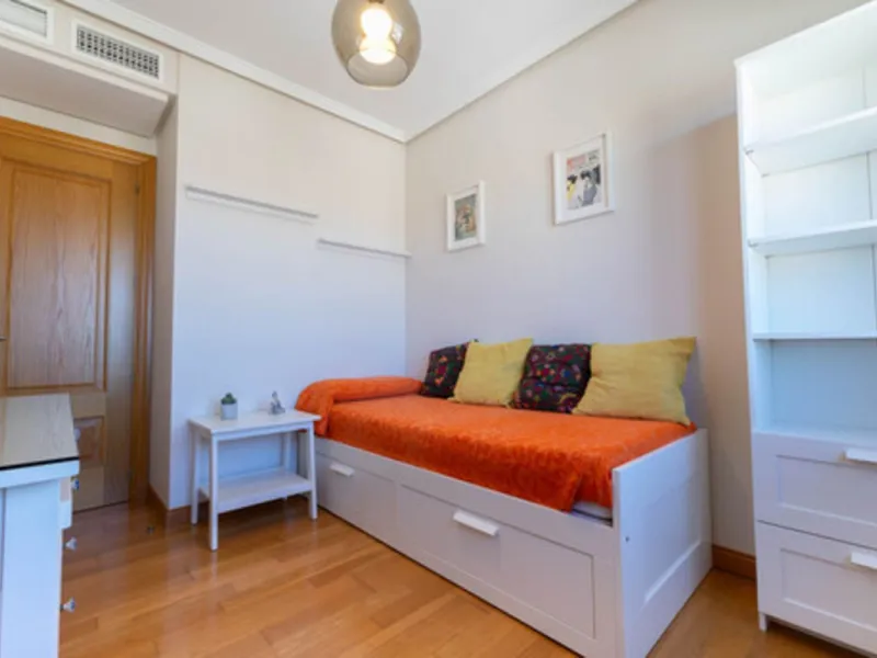 BEAUTIFUL APARTMENT JUST 1,000 METERS FROM THE SEA AND WITH SEA AND MOUNTAIN VIEWS.