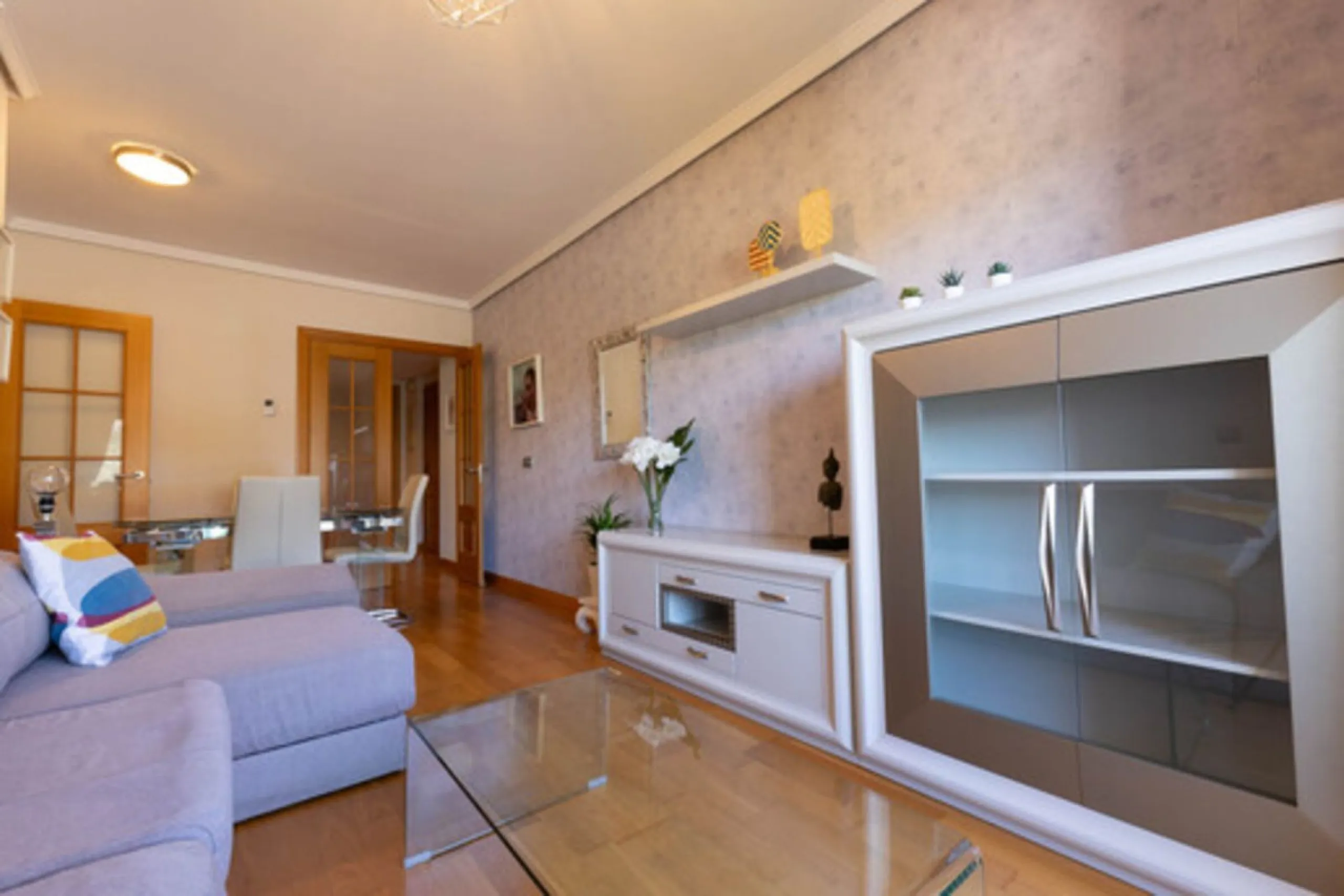 BEAUTIFUL APARTMENT JUST 1,000 METERS FROM THE SEA AND WITH SEA AND MOUNTAIN VIEWS.