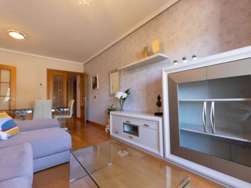 BEAUTIFUL APARTMENT JUST 1,000 METERS FROM THE SEA AND WITH SEA AND MOUNTAIN VIEWS.