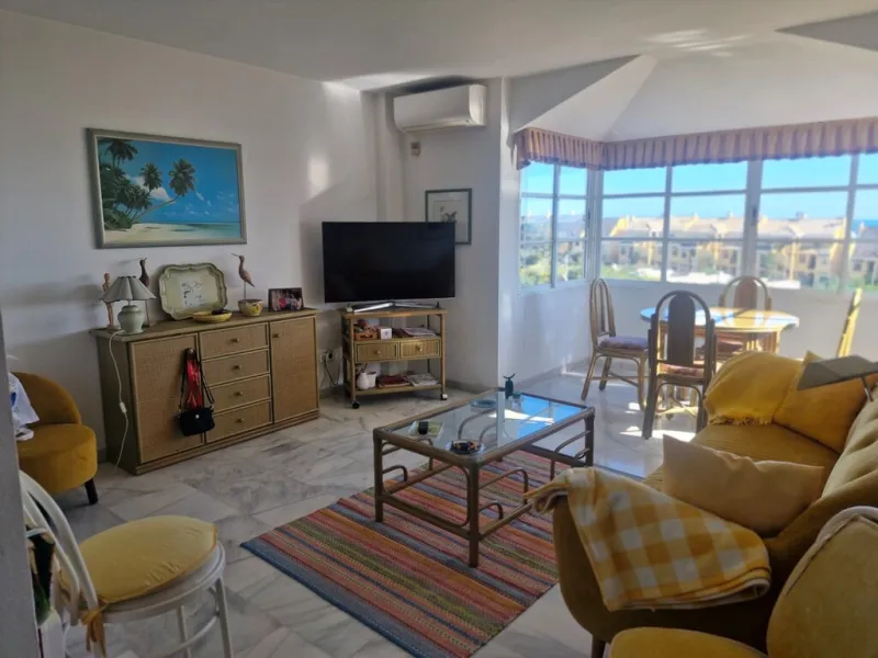 Top floor apartment very close to the beach in Costabella in East Marbella with beautiful sea views