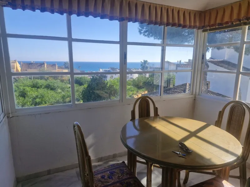 Top floor apartment very close to the beach in Costabella in East Marbella with beautiful sea views