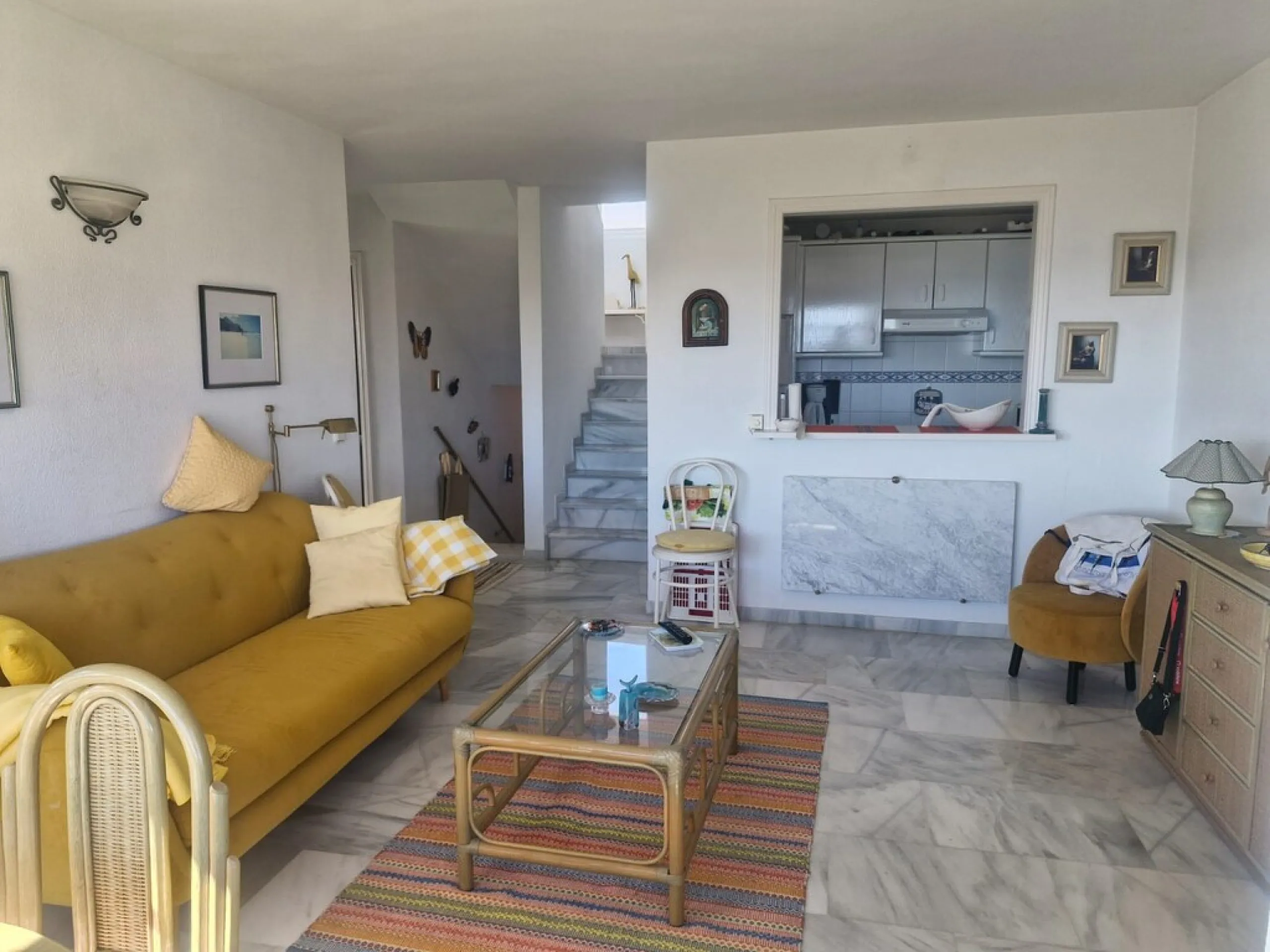 Top floor apartment very close to the beach in Costabella in East Marbella with beautiful sea views