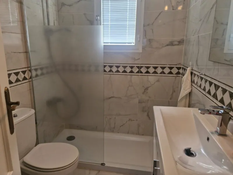 Top floor apartment very close to the beach in Costabella in East Marbella with beautiful sea views