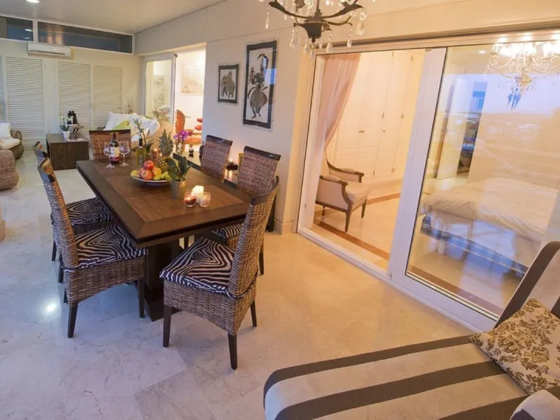 Living in the heart of Nueva Andalucía is a statement of intent, but doing so in this property elevates you to a new pinnacle of refinement. Designed for those who refuse to compromise on quality of life, this residence is an ode to detail: from the deep,