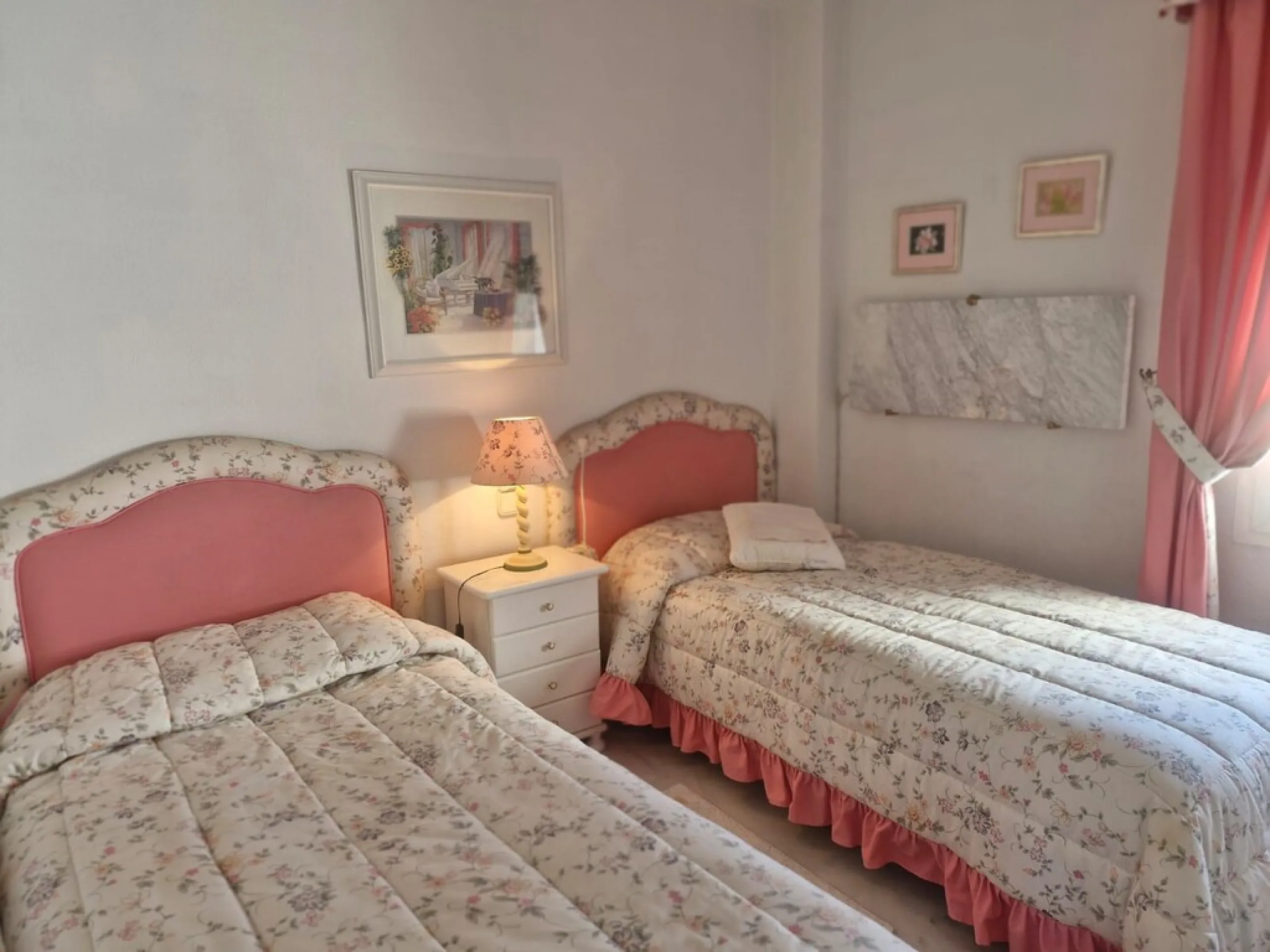 Top floor apartment very close to the beach in Costabella in East Marbella with beautiful sea views