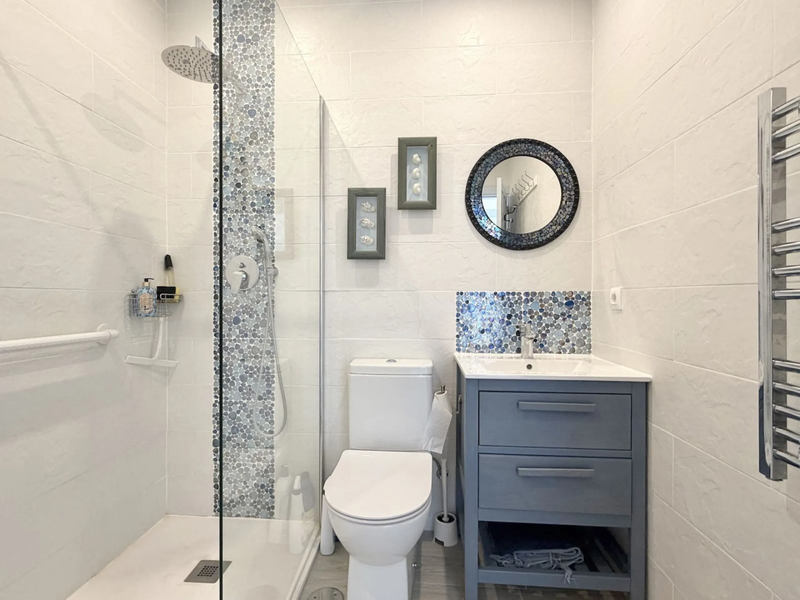 EXCLUSIVE to Nerja Properties - Set on the peaceful edge of the whitewashed village of Frigiliana, this beautifully maintained duplex apartment offers a rare blend of tranquillity, space, and spectacular scenery. A much-loved family home for many years, t