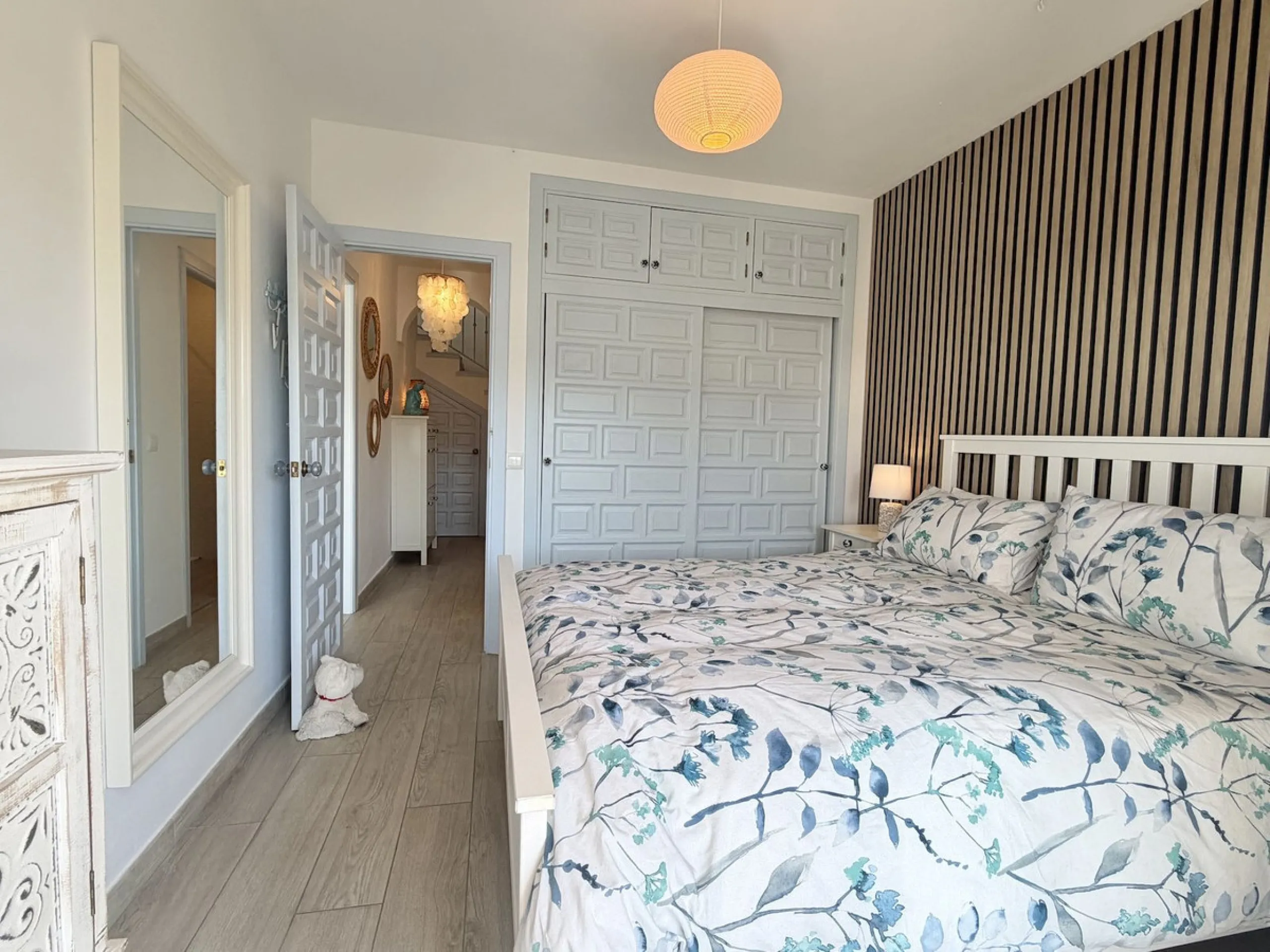 EXCLUSIVE to Nerja Properties - Set on the peaceful edge of the whitewashed village of Frigiliana, this beautifully maintained duplex apartment offers a rare blend of tranquillity, space, and spectacular scenery. A much-loved family home for many years, t