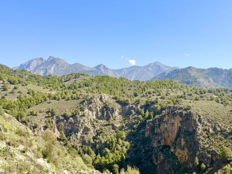 EXCLUSIVE to Nerja Properties - Set on the peaceful edge of the whitewashed village of Frigiliana, this beautifully maintained duplex apartment offers a rare blend of tranquillity, space, and spectacular scenery. A much-loved family home for many years, t
