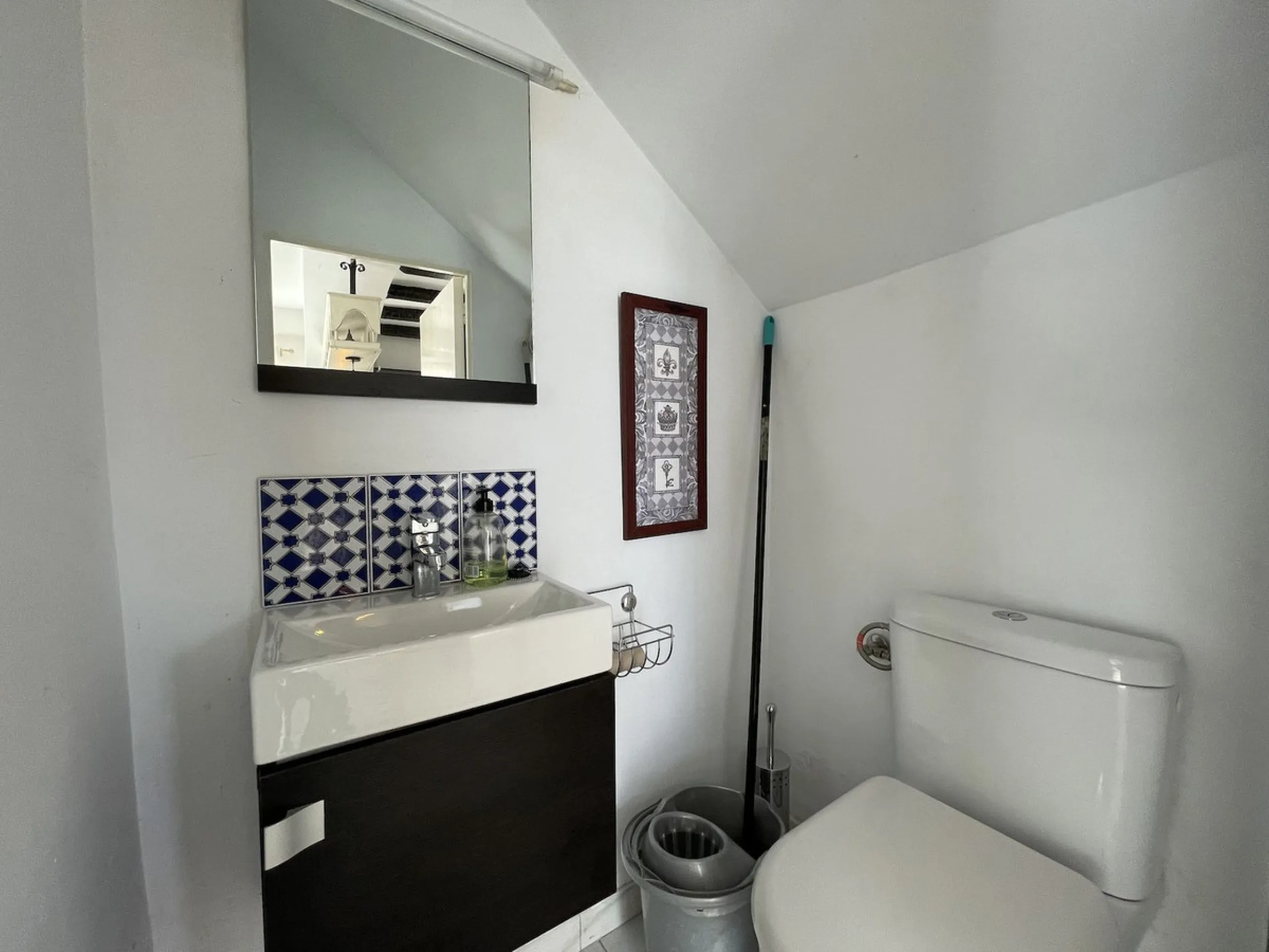 Lovely four bedroom, three bathroom villa built over three floors. Upon entering the main house, there is a spacious open plan kitchen and living room with fireplace, with a separate WC, an East facing balcony and a South facing terrace. The stairs lead t