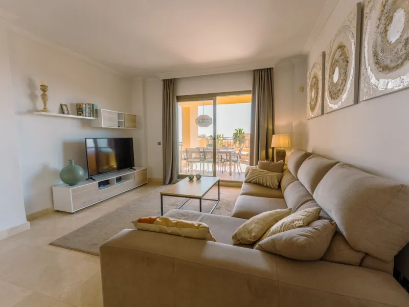 Apartment - Middle Floor Apartment в продаже в Estepona, Málaga. В доме 2 спален и 2 ванных комнат. Площадь дома 120 м²