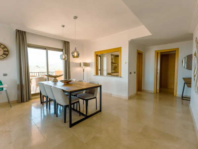 Apartment - Middle Floor Apartment в продаже в Estepona, Málaga. В доме 2 спален и 2 ванных комнат. Площадь дома 120 м²