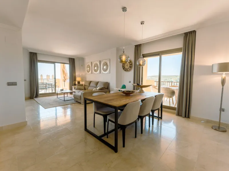 Apartment - Middle Floor Apartment в продаже в Estepona, Málaga. В доме 2 спален и 2 ванных комнат. Площадь дома 120 м²