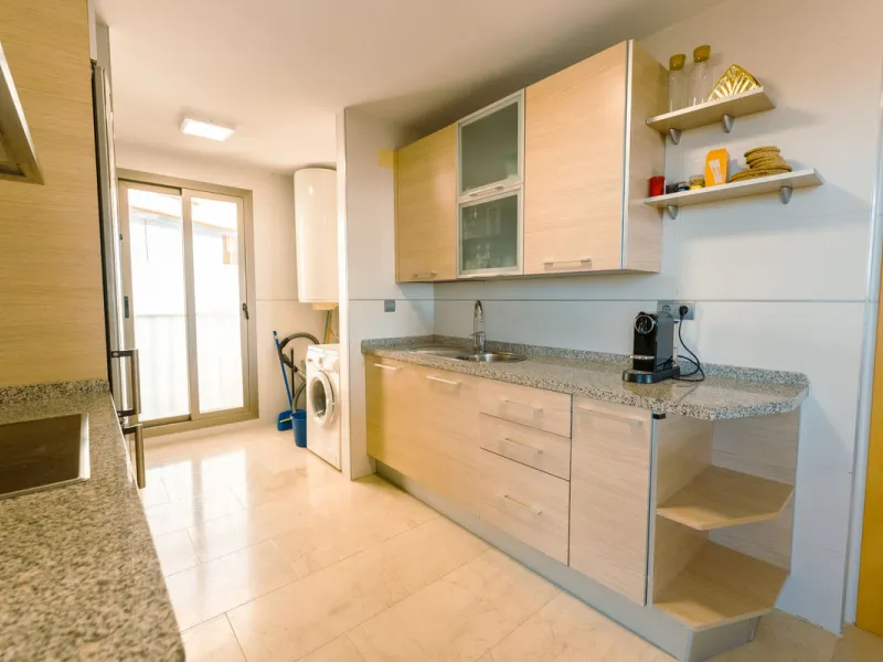 Apartment - Middle Floor Apartment в продаже в Estepona, Málaga. В доме 2 спален и 2 ванных комнат. Площадь дома 120 м²