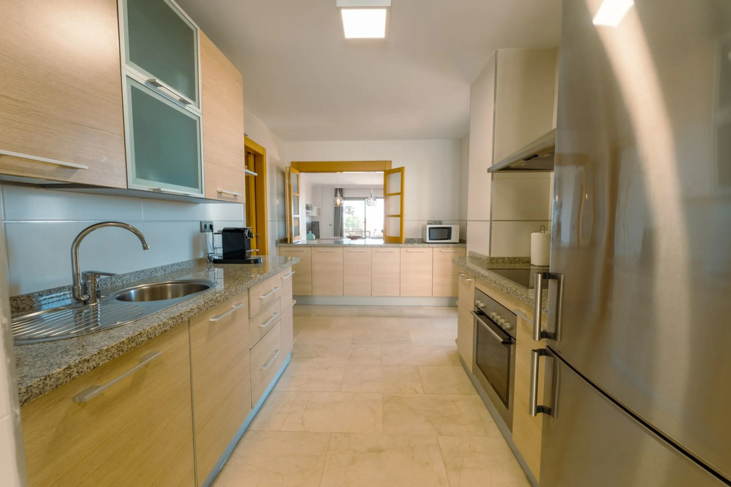 Apartment - Middle Floor Apartment в продаже в Estepona, Málaga. В доме 2 спален и 2 ванных комнат. Площадь дома 120 м²