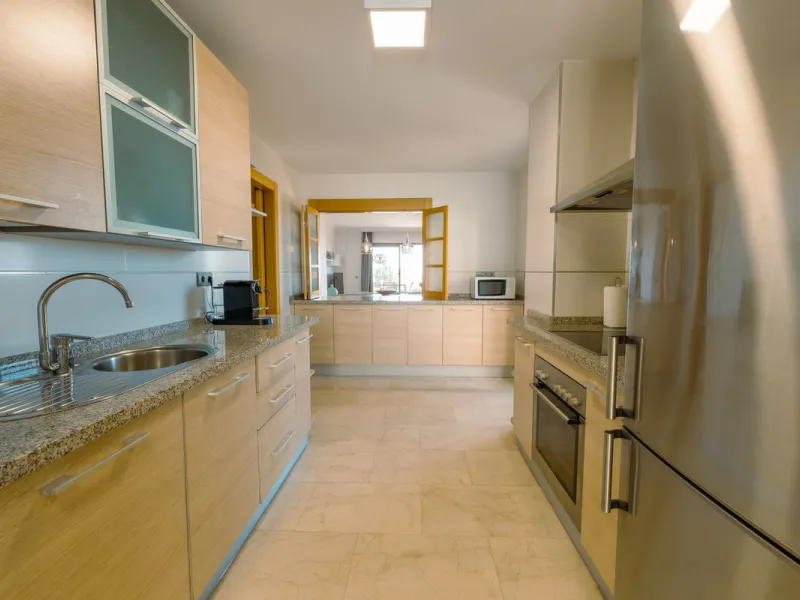 Apartment - Middle Floor Apartment в продаже в Estepona, Málaga. В доме 2 спален и 2 ванных комнат. Площадь дома 120 м²