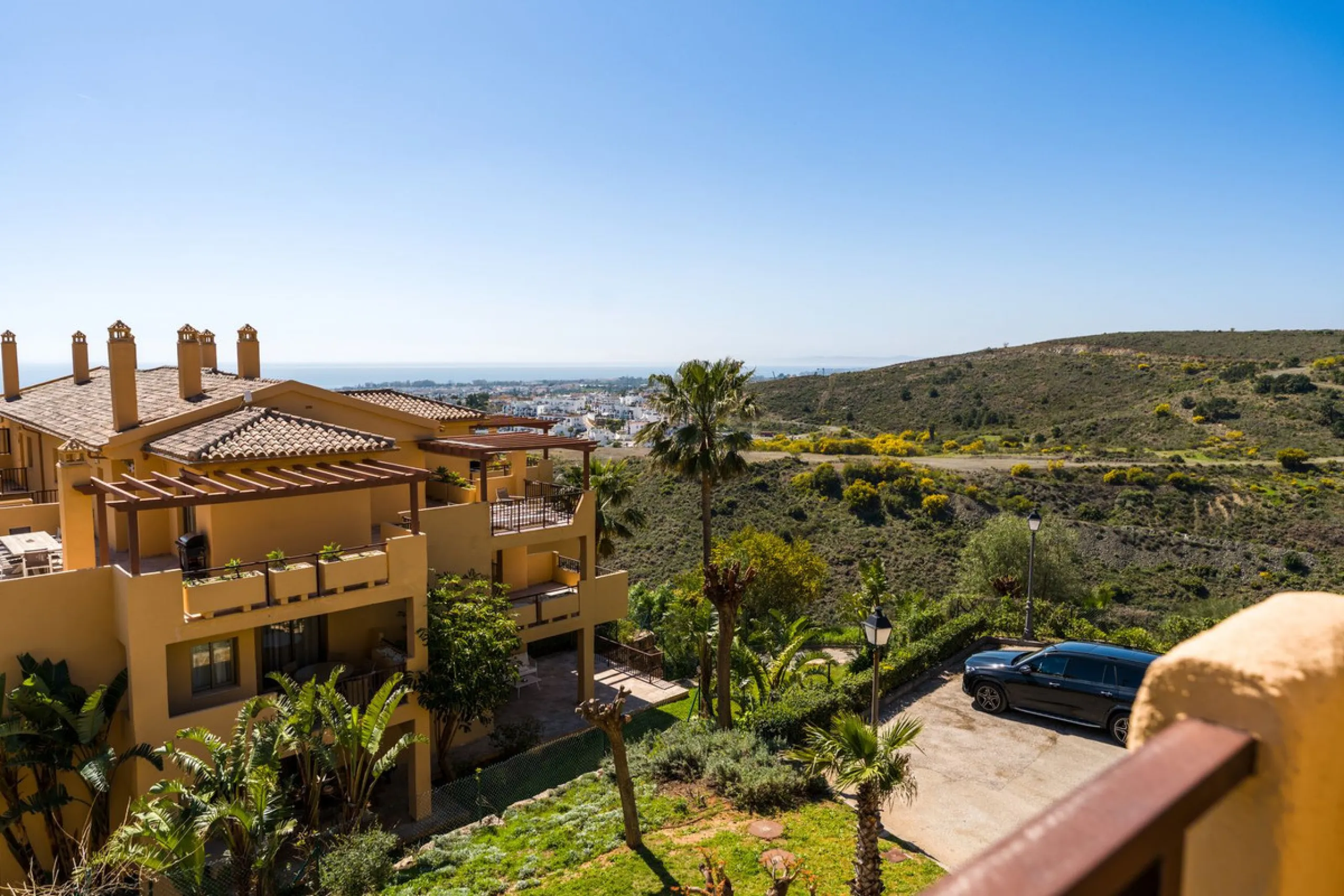 Apartment - Middle Floor Apartment в продаже в Estepona, Málaga. В доме 2 спален и 2 ванных комнат. Площадь дома 120 м²