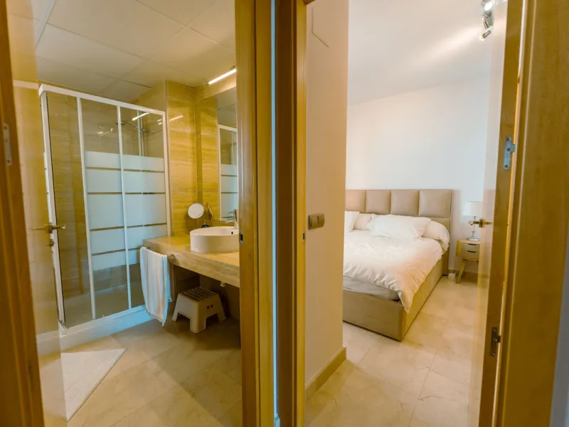 Apartment - Middle Floor Apartment в продаже в Estepona, Málaga. В доме 2 спален и 2 ванных комнат. Площадь дома 120 м²