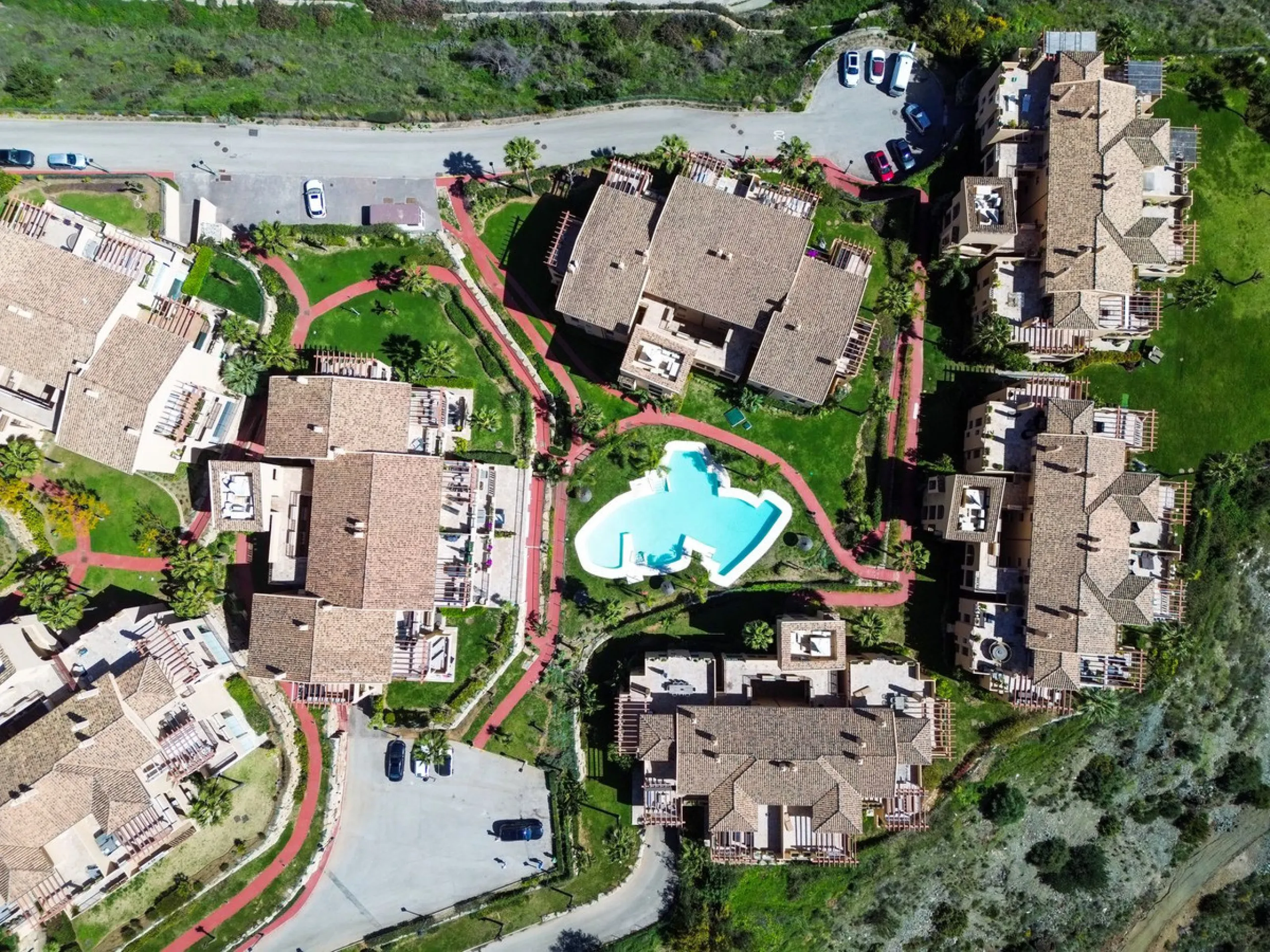 Apartment - Middle Floor Apartment в продаже в Estepona, Málaga. В доме 2 спален и 2 ванных комнат. Площадь дома 120 м²