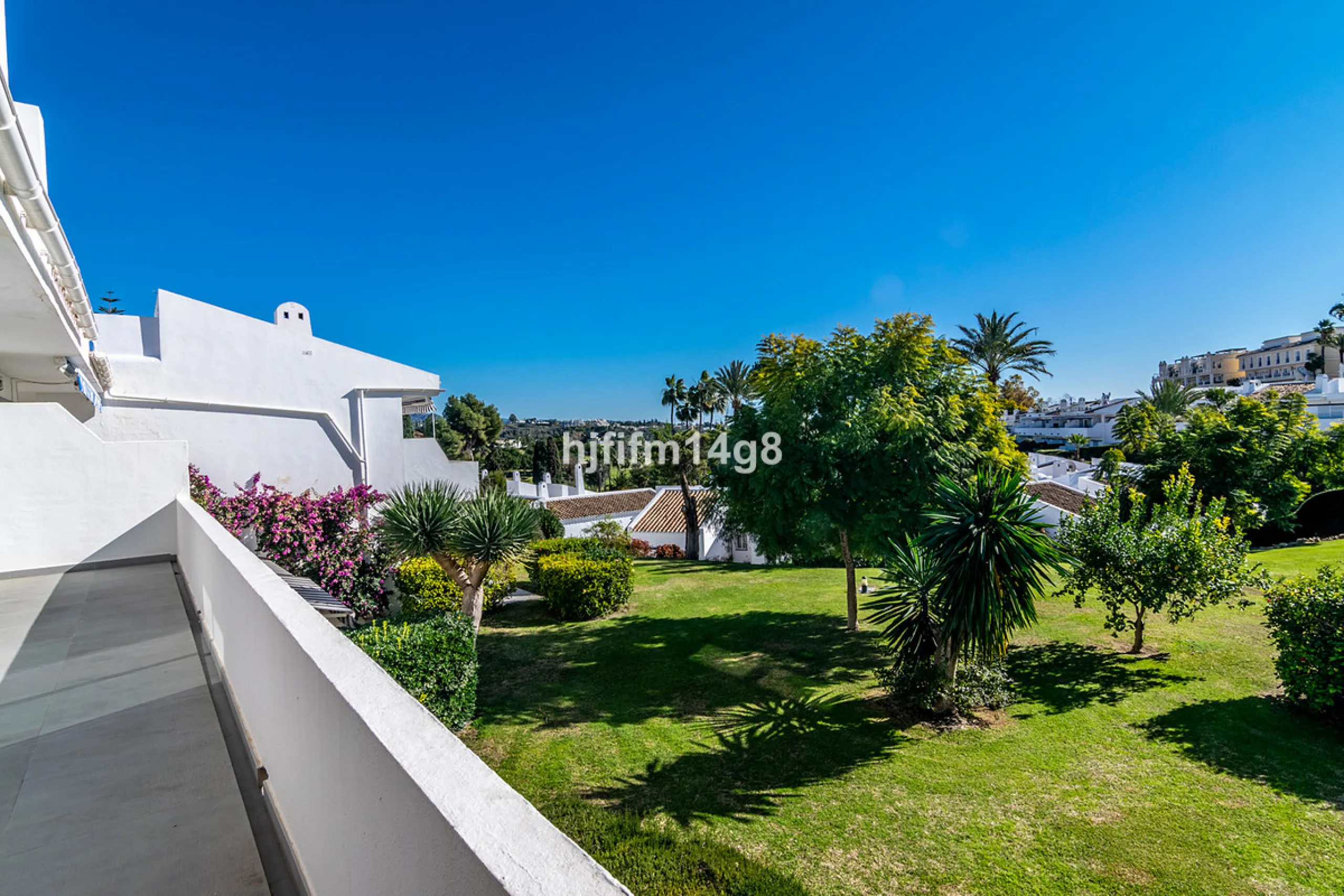 This beautifully reformed three-bedroom penthouse for sale in Los Dragos is ideally located in the sought-after Nueva Andalucia area of the Marbella area, offering an exceptional lifestyle with everyday conveniences right on the doorstep. Residents can en