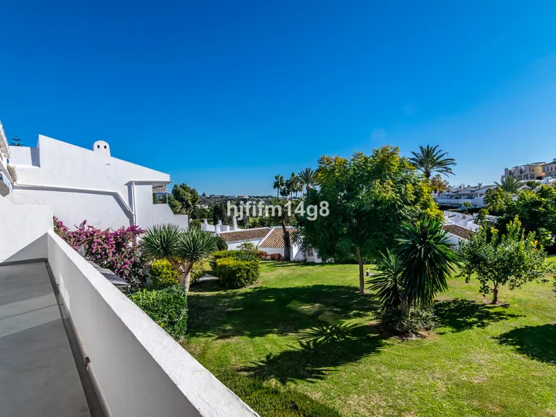 This beautifully reformed three-bedroom penthouse for sale in Los Dragos is ideally located in the sought-after Nueva Andalucia area of the Marbella area, offering an exceptional lifestyle with everyday conveniences right on the doorstep. Residents can en