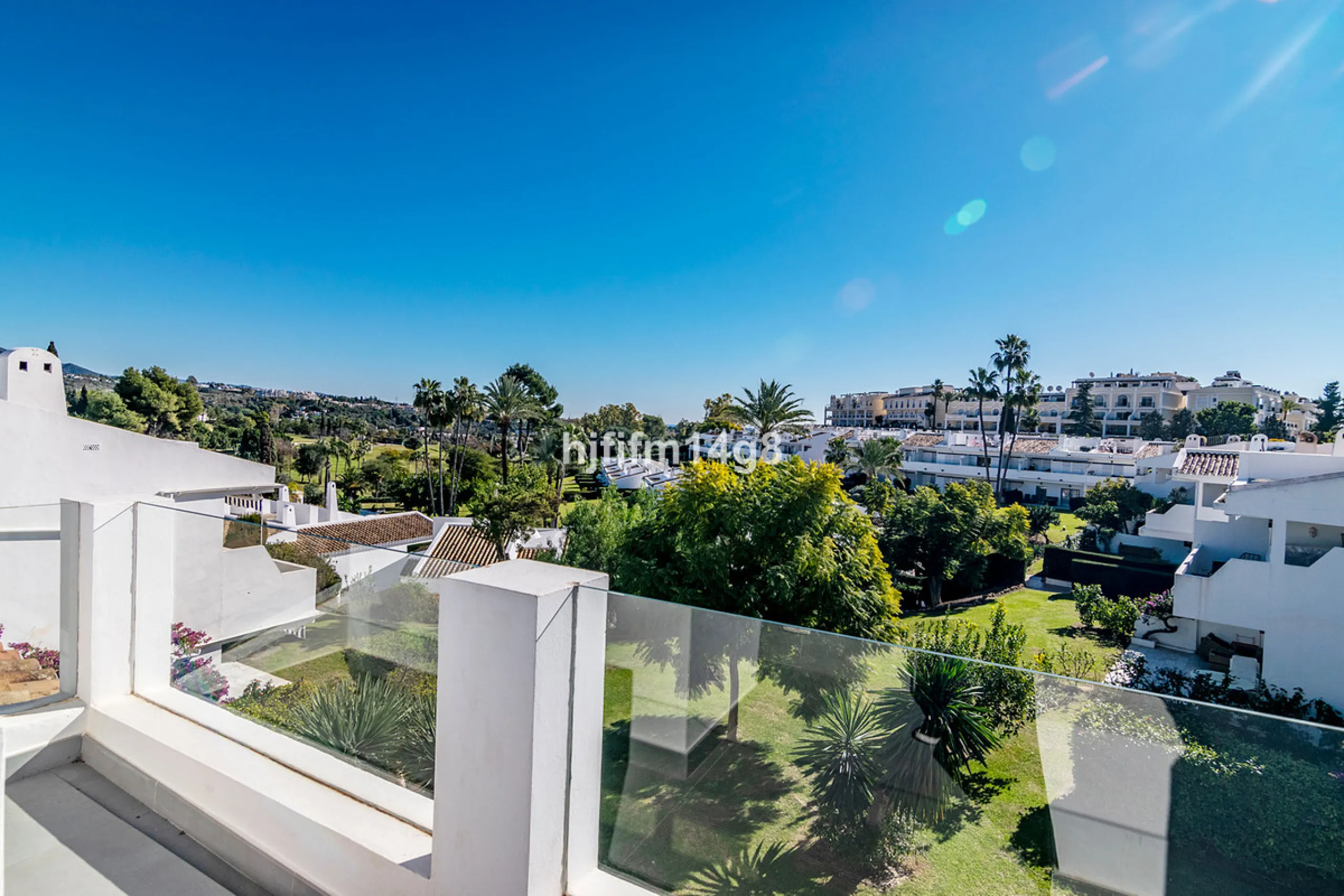 This beautifully reformed three-bedroom penthouse for sale in Los Dragos is ideally located in the sought-after Nueva Andalucia area of the Marbella area, offering an exceptional lifestyle with everyday conveniences right on the doorstep. Residents can en