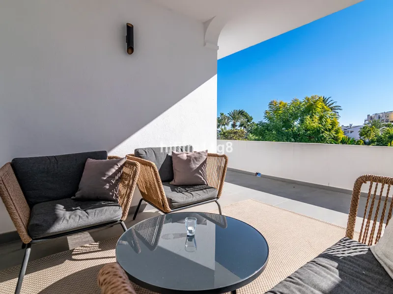 This beautifully reformed three-bedroom penthouse for sale in Los Dragos is ideally located in the sought-after Nueva Andalucia area of the Marbella area, offering an exceptional lifestyle with everyday conveniences right on the doorstep. Residents can en