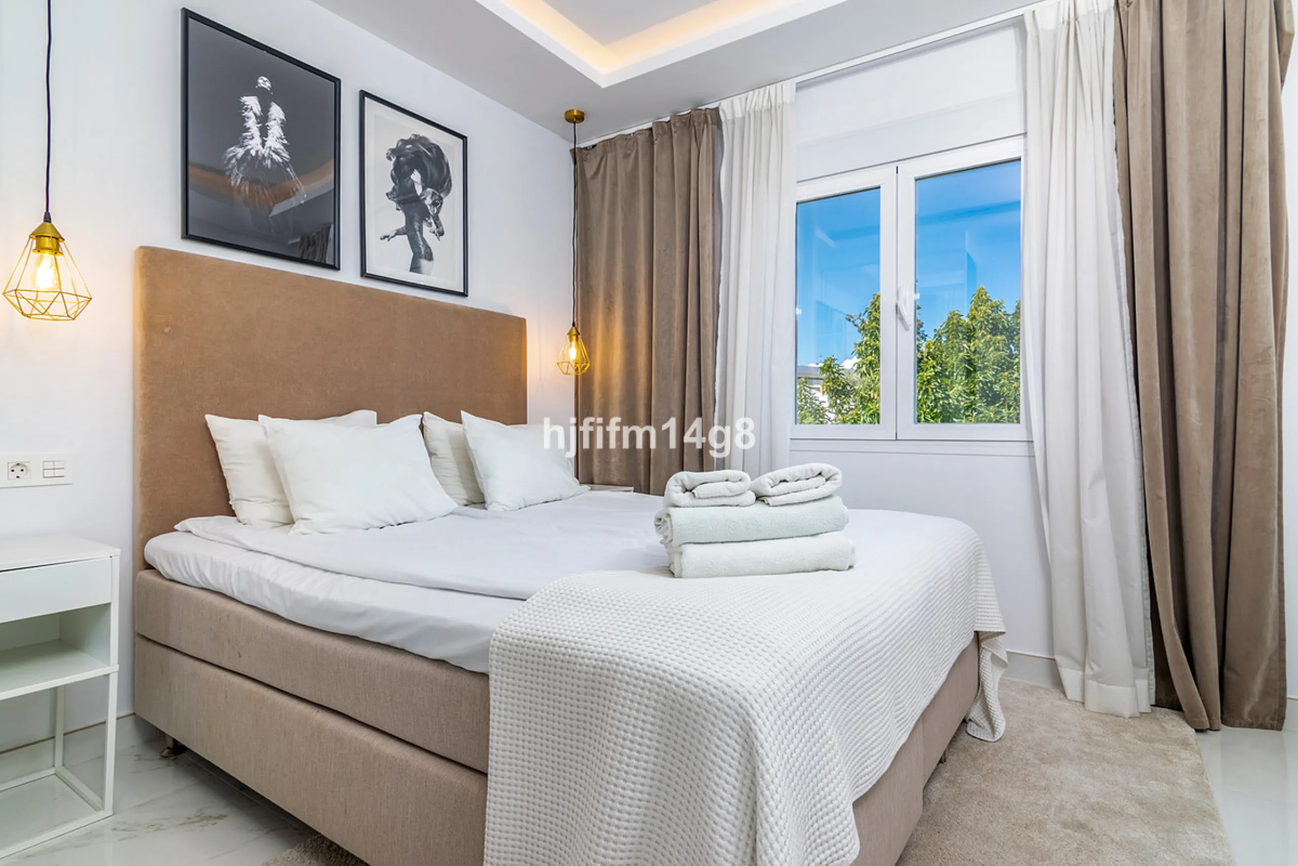 This beautifully reformed three-bedroom penthouse for sale in Los Dragos is ideally located in the sought-after Nueva Andalucia area of the Marbella area, offering an exceptional lifestyle with everyday conveniences right on the doorstep. Residents can en