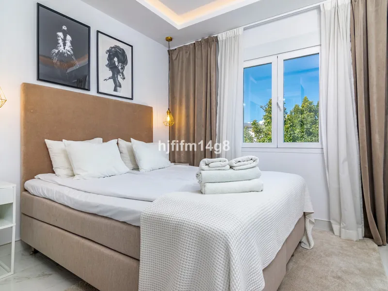 This beautifully reformed three-bedroom penthouse for sale in Los Dragos is ideally located in the sought-after Nueva Andalucia area of the Marbella area, offering an exceptional lifestyle with everyday conveniences right on the doorstep. Residents can en