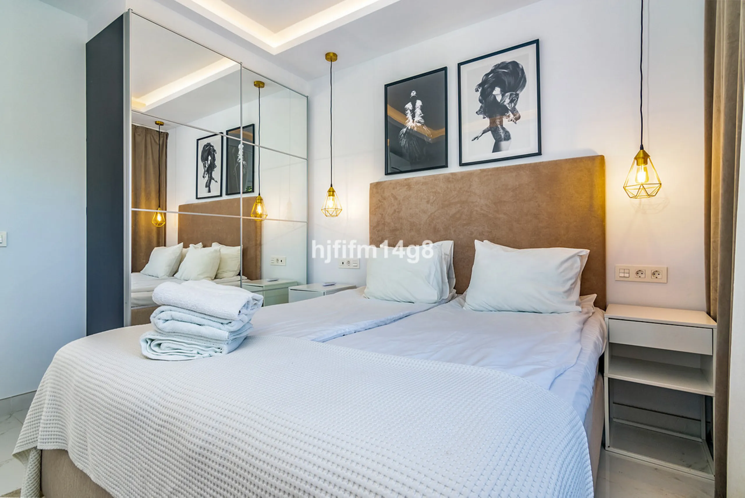 This beautifully reformed three-bedroom penthouse for sale in Los Dragos is ideally located in the sought-after Nueva Andalucia area of the Marbella area, offering an exceptional lifestyle with everyday conveniences right on the doorstep. Residents can en