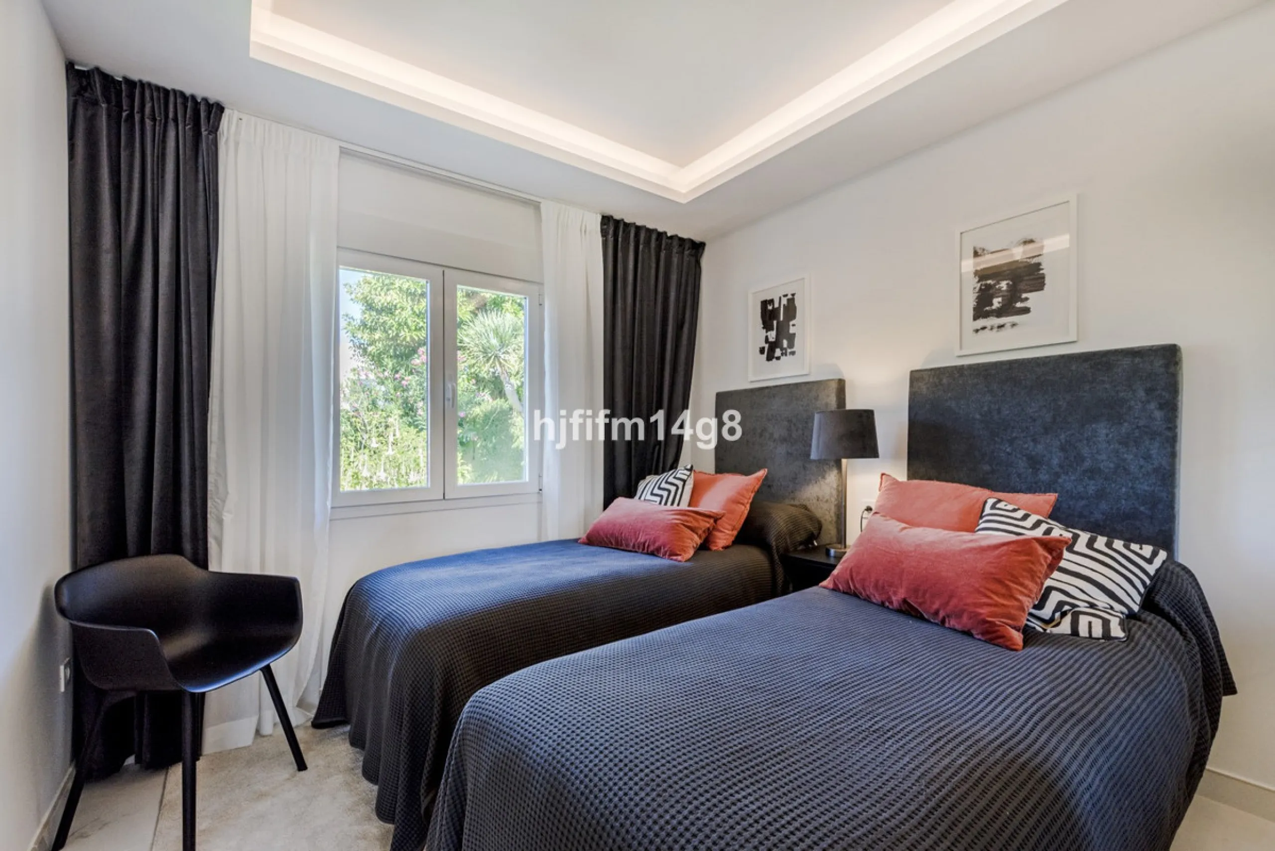 This beautifully reformed three-bedroom penthouse for sale in Los Dragos is ideally located in the sought-after Nueva Andalucia area of the Marbella area, offering an exceptional lifestyle with everyday conveniences right on the doorstep. Residents can en