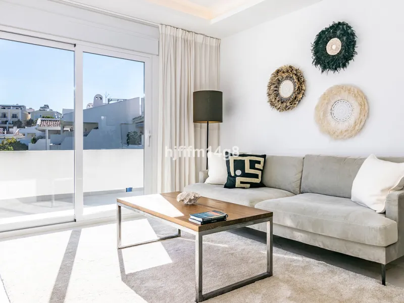This beautifully reformed three-bedroom penthouse for sale in Los Dragos is ideally located in the sought-after Nueva Andalucia area of the Marbella area, offering an exceptional lifestyle with everyday conveniences right on the doorstep. Residents can en