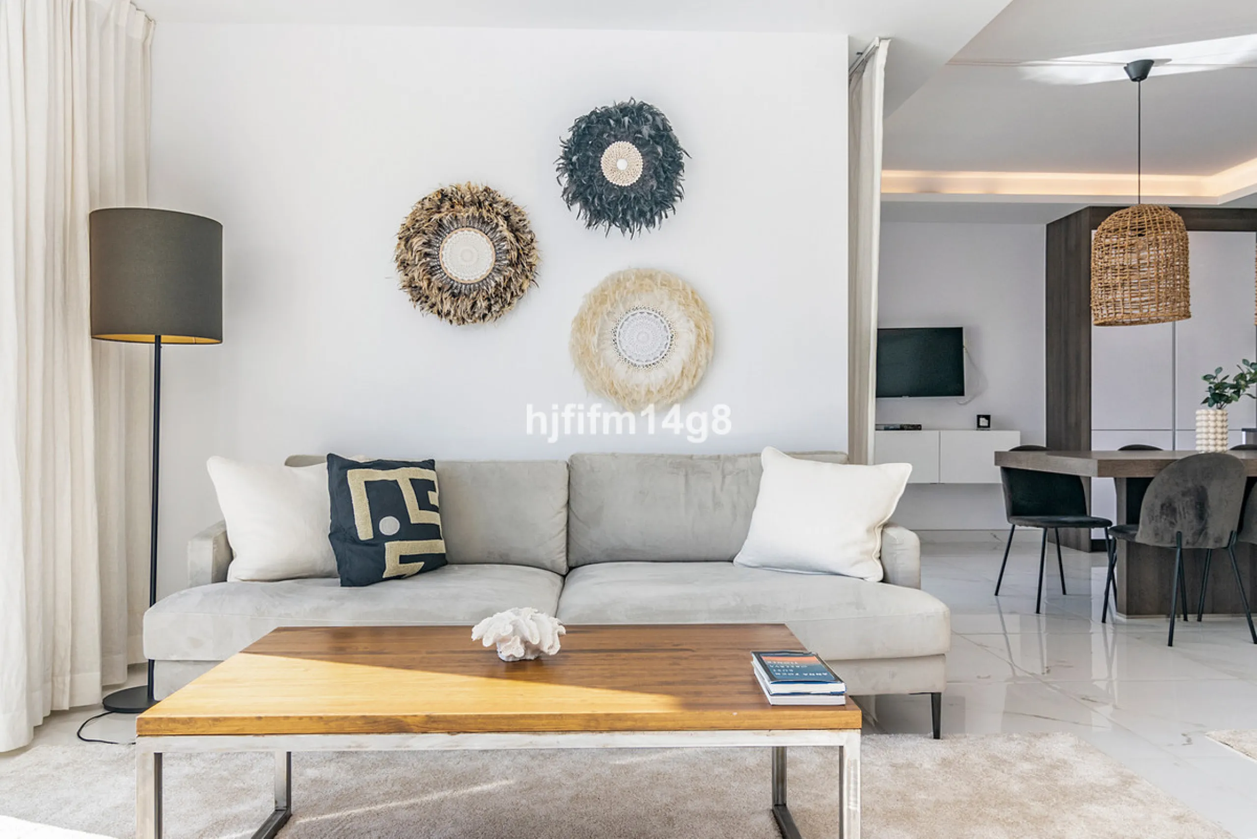 This beautifully reformed three-bedroom penthouse for sale in Los Dragos is ideally located in the sought-after Nueva Andalucia area of the Marbella area, offering an exceptional lifestyle with everyday conveniences right on the doorstep. Residents can en