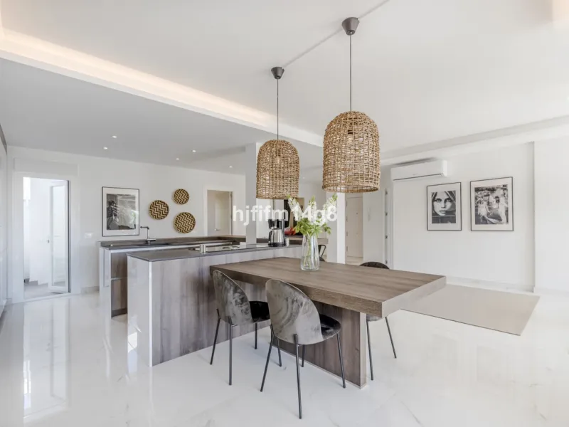 This beautifully reformed three-bedroom penthouse for sale in Los Dragos is ideally located in the sought-after Nueva Andalucia area of the Marbella area, offering an exceptional lifestyle with everyday conveniences right on the doorstep. Residents can en